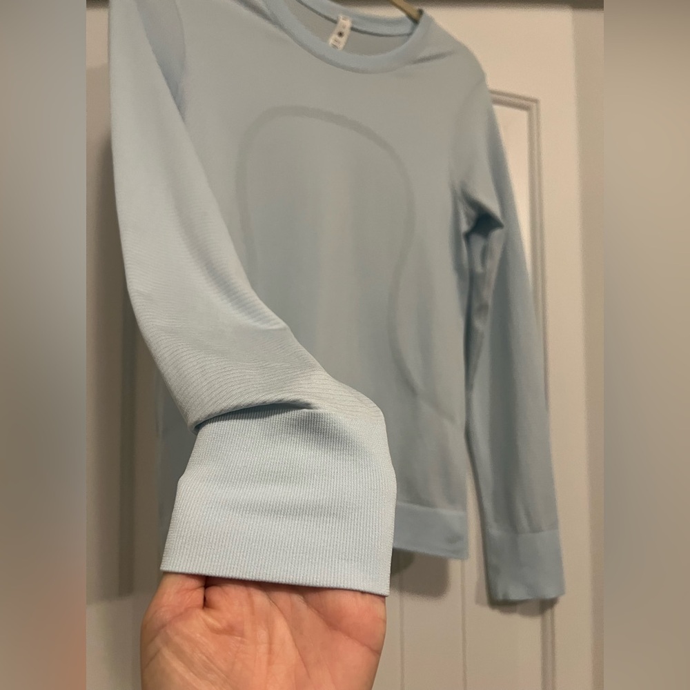 Lululemon Swiftly Tech Long Sleeve 2.0 Top Blue Size 4  Lightweight Athleisure - Picture 5 of 11